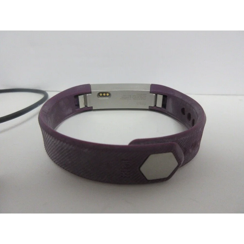 Striiv Fusion Fitness Activity Tracker & Smartwatch with Charging Cradle& Purpl